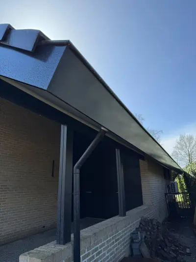 Renovatie dakrandbekleding met Colorcoat HPS in Hengelo – foto 17