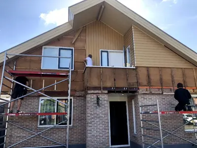 Vervangen van complete gevelbekleding Nieuw-Amsterdam