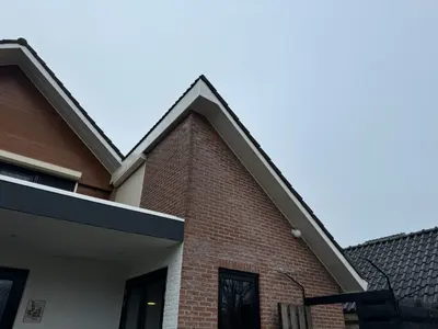 Montage Keralit Gevelbekleding, en colorcoat boeidelen en windveren in Terborg – foto 2