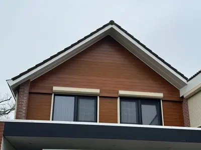 Montage Keralit Gevelbekleding, en colorcoat boeidelen en windveren in Terborg