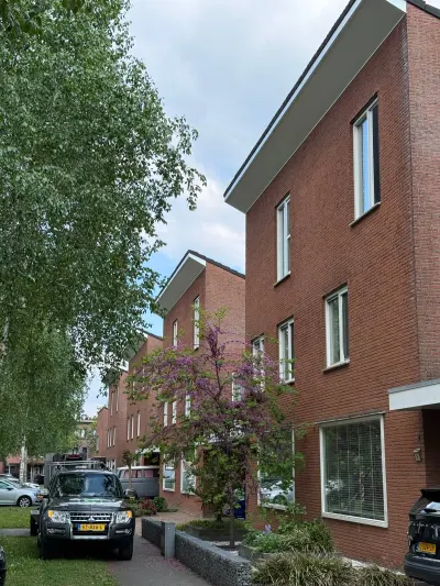 Boeidelen bekleden in Almelo bij zes woningen – foto 2