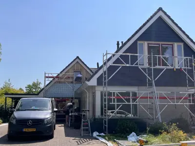 Gevel- en dakrand renovatie van 65 m² in Oldenzaal met Keralit en Colorcoat HPS – foto 2