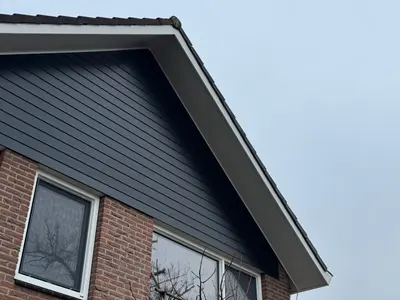 Montage Keralit Gevelbekleding, en colorcoat boeidelen en windveren in Terborg – foto 7