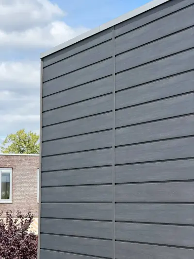 Detail van de plankuiteinden bij het verbindingsprofiel