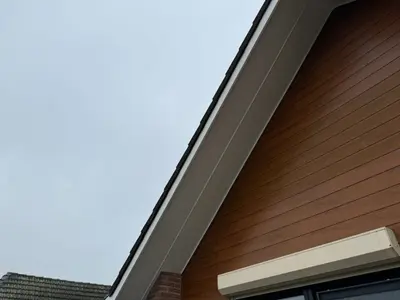 Montage Keralit Gevelbekleding, en colorcoat boeidelen en windveren in Terborg – foto 8
