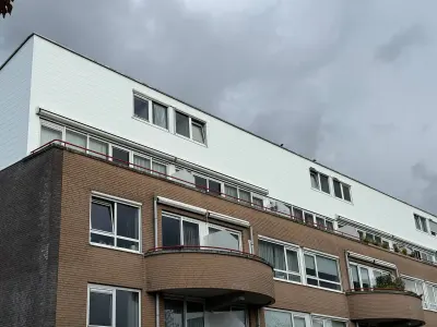 Keralit gevelrenovatie van 400 m² voor een VvE in Hilversum – foto 3