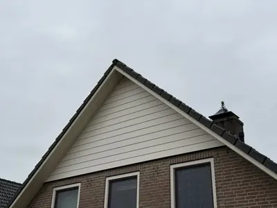 Renovatie gevelbekleding met Keralit Sponningdeel in Elst, Gelderland